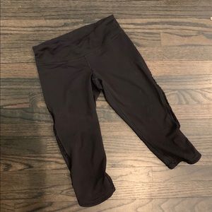 Lululemon black crop leg pants with ruffles